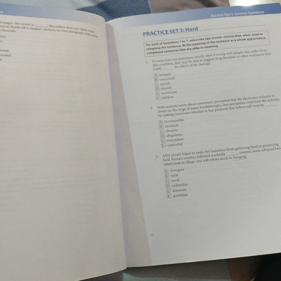 Official GRE verbal reasoning vol 1 - Picture 5 of 7